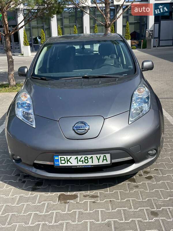 Хэтчбек Nissan Leaf 2014 в Ровно фото 2 Хэтчбек Nissan Leaf 2014 в Ровно