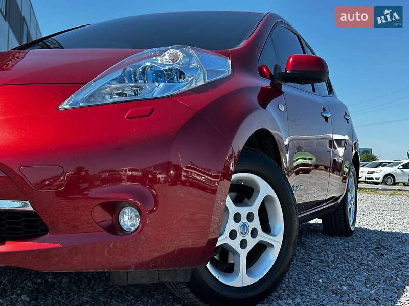 Хэтчбек Nissan Leaf 2012 в Львове