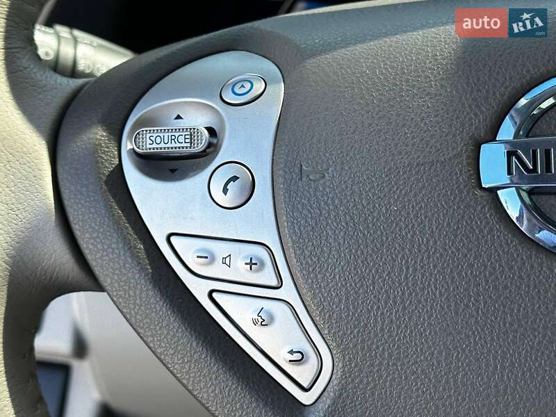 Хэтчбек Nissan Leaf 2012 в Львове