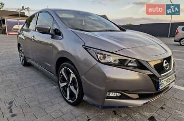 Хэтчбек Nissan Leaf 2019 в Самборе
