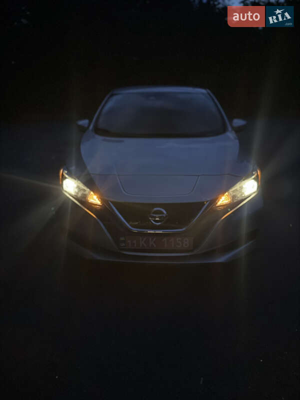 Хэтчбек Nissan Leaf 2022 в Киеве
