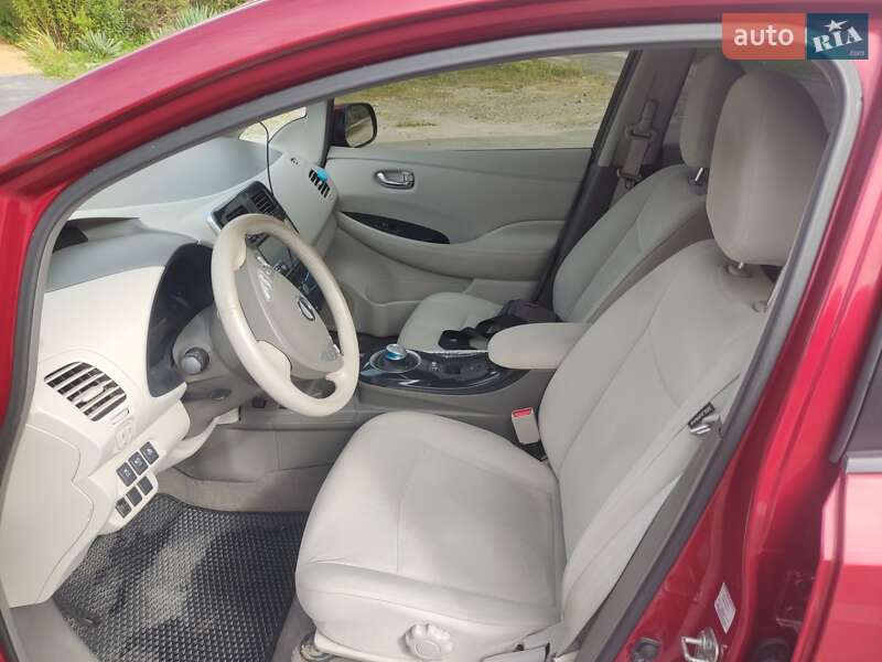 Хэтчбек Nissan Leaf 2011 в Виннице