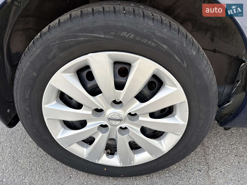 Хэтчбек Nissan Leaf 2016 в Кременчуге