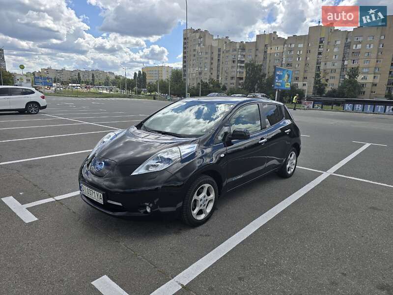 Хэтчбек Nissan Leaf 2012 в Киеве