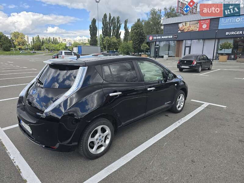 Хэтчбек Nissan Leaf 2012 в Киеве