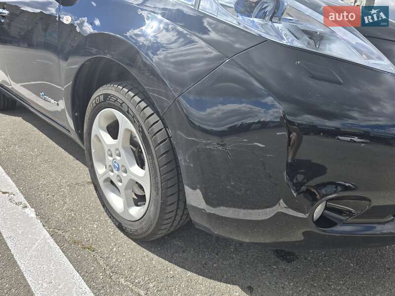 Хэтчбек Nissan Leaf 2012 в Киеве