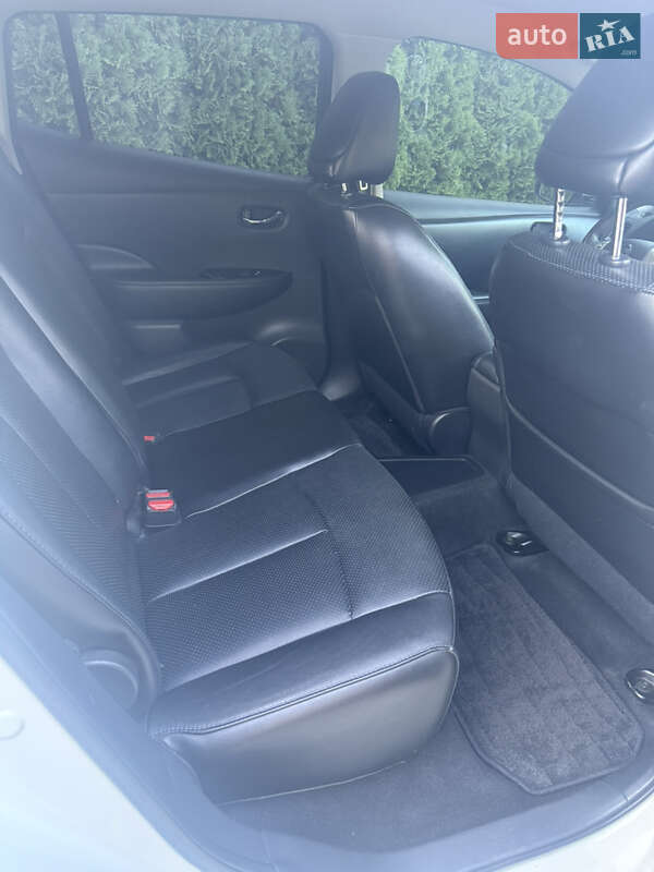 Хэтчбек Nissan Leaf 2013 в Днепре