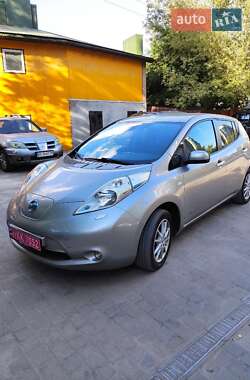 Хэтчбек Nissan Leaf 2015 в Первомайске