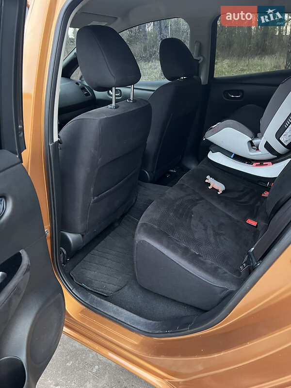 Хетчбек Nissan Leaf 2017 в Житомирі