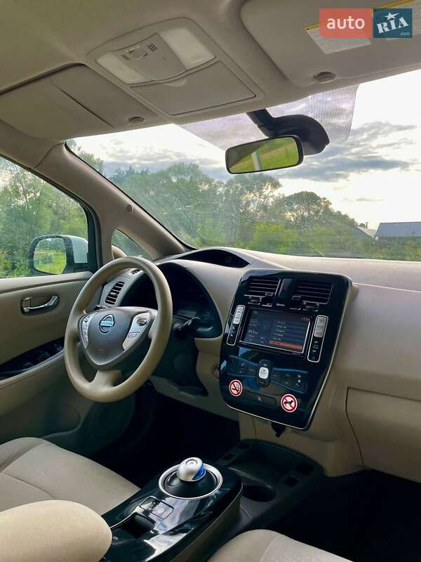Хэтчбек Nissan Leaf 2012 в Золочеве