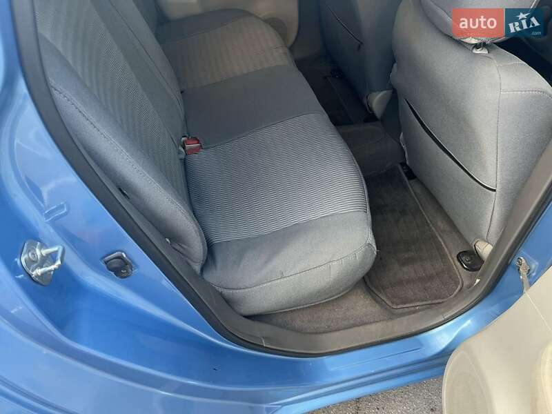 Хэтчбек Nissan Leaf 2011 в Черкассах