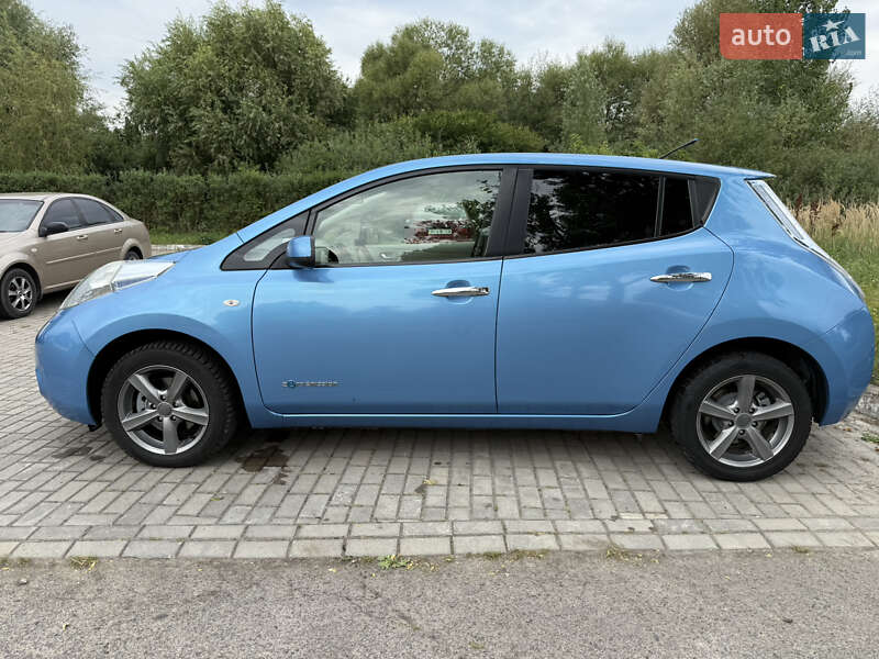 Хетчбек Nissan Leaf 2011 в Львові