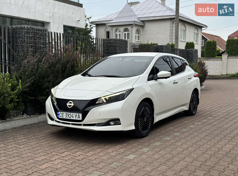 Хэтчбек Nissan Leaf 2023 в Черновцах