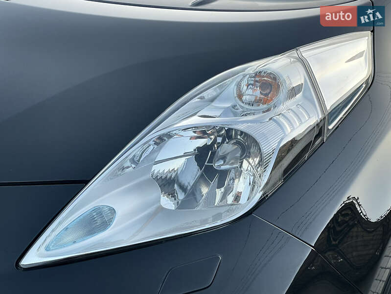 Хэтчбек Nissan Leaf 2015 в Ровно