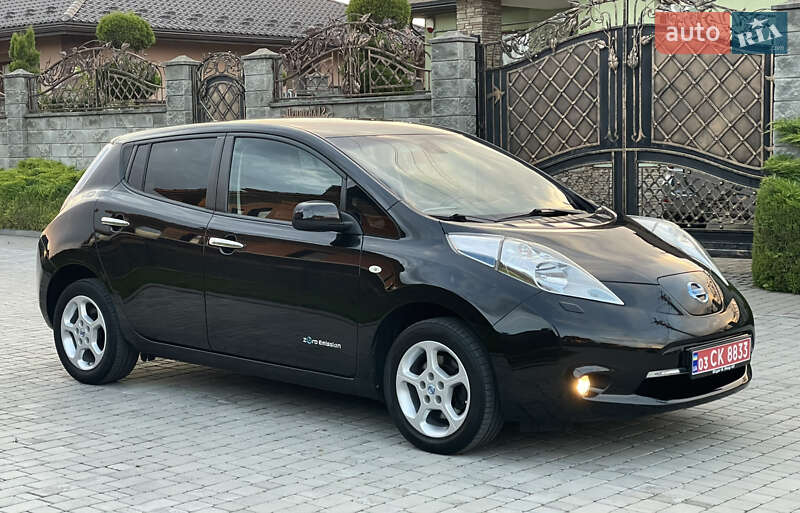 Хэтчбек Nissan Leaf 2015 в Ровно
