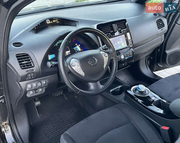 Хэтчбек Nissan Leaf 2015 в Ровно