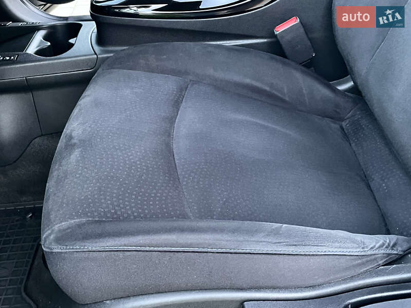 Хэтчбек Nissan Leaf 2015 в Ровно