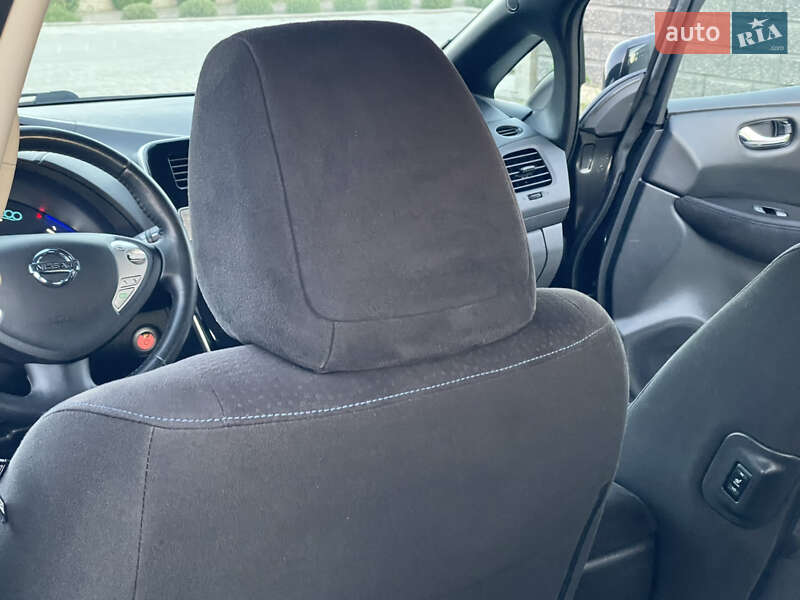 Хэтчбек Nissan Leaf 2015 в Ровно