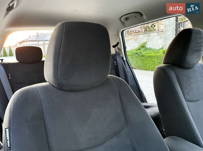 Хэтчбек Nissan Leaf 2015 в Ровно