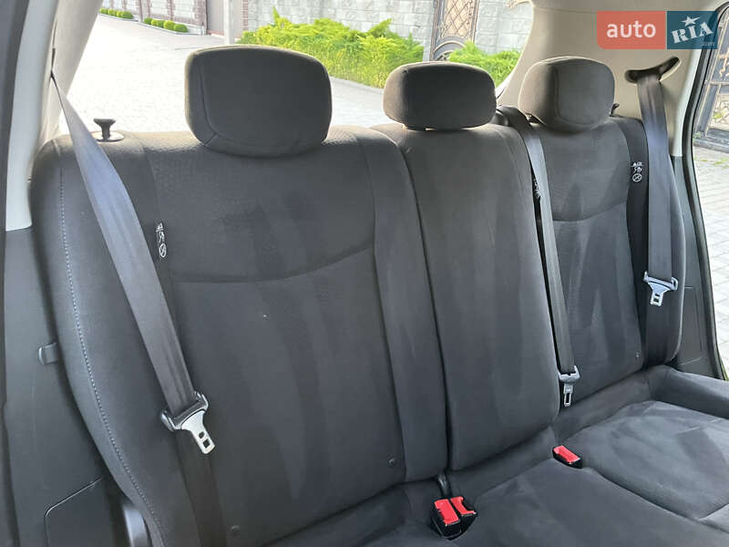 Хэтчбек Nissan Leaf 2015 в Ровно