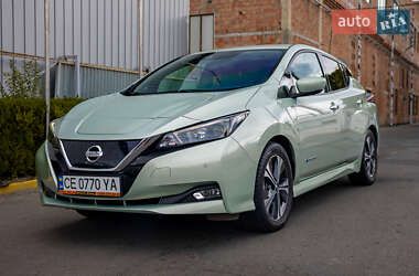 Хэтчбек Nissan Leaf 2018 в Черновцах