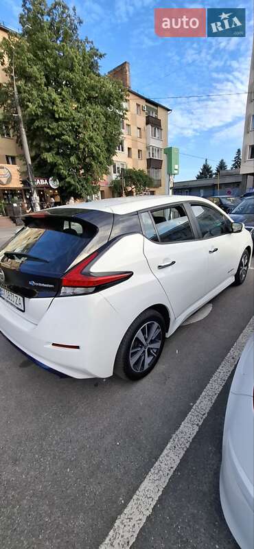 Хэтчбек Nissan Leaf 2018 в Хмельницком