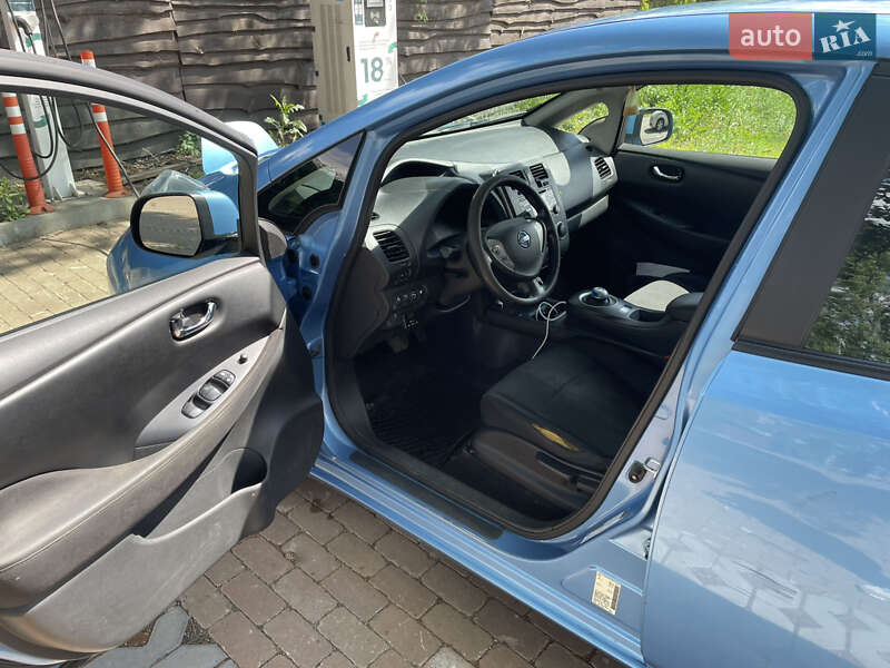 Хэтчбек Nissan Leaf 2014 в Киеве