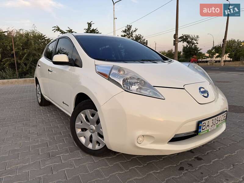 Хэтчбек Nissan Leaf 2013 в Николаеве