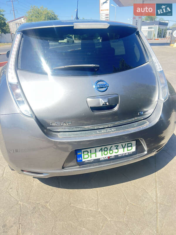Хэтчбек Nissan Leaf 2015 в Черноморске фото 9 Хэтчбек Nissan Leaf 2015 в Черноморске