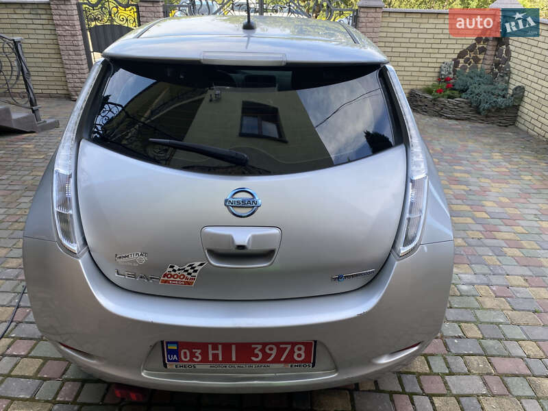 Хэтчбек Nissan Leaf 2015 в Черновцах