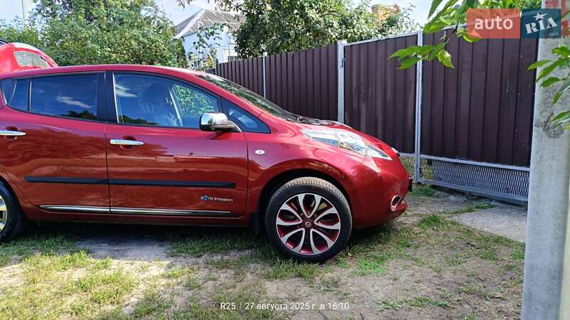 Хетчбек Nissan Leaf 2013 в Кременчуці фото 12 Хетчбек Nissan Leaf 2013 в Кременчуці