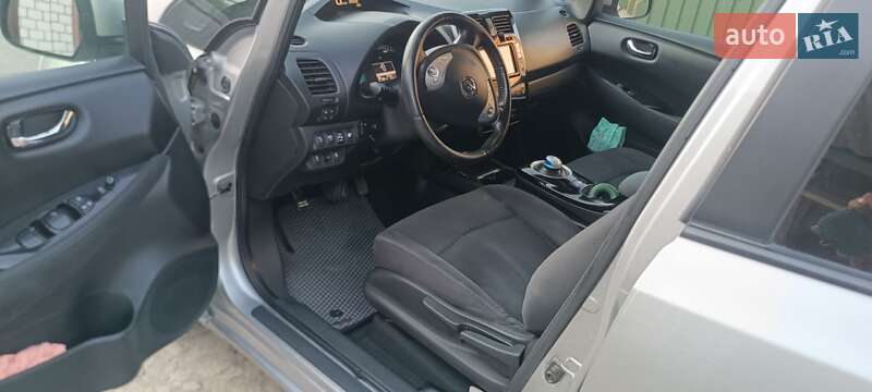 Хэтчбек Nissan Leaf 2015 в Немирове