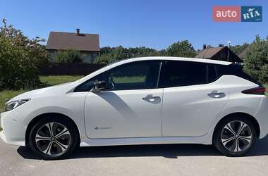 Хэтчбек Nissan Leaf 2018 в Гатном