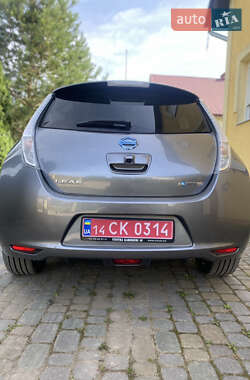 Хэтчбек Nissan Leaf 2016 в 