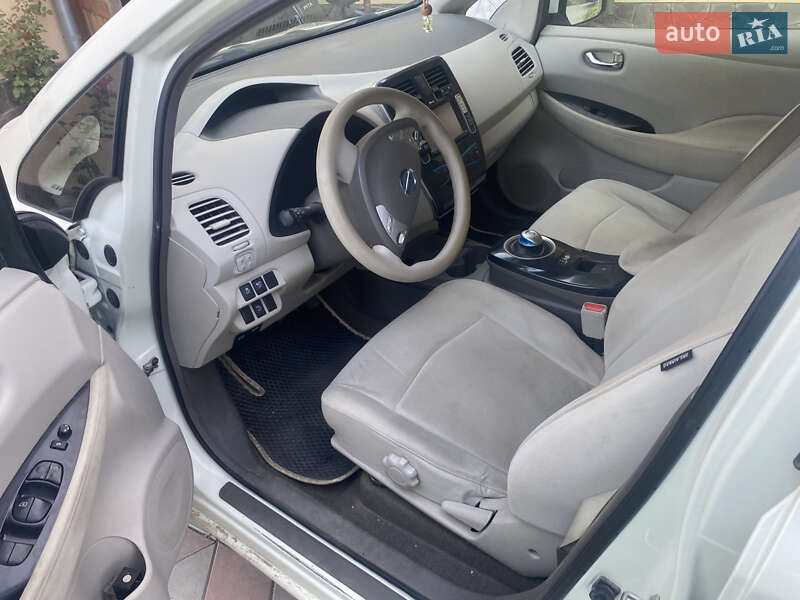 Хетчбек Nissan Leaf 2012 в Виноградові