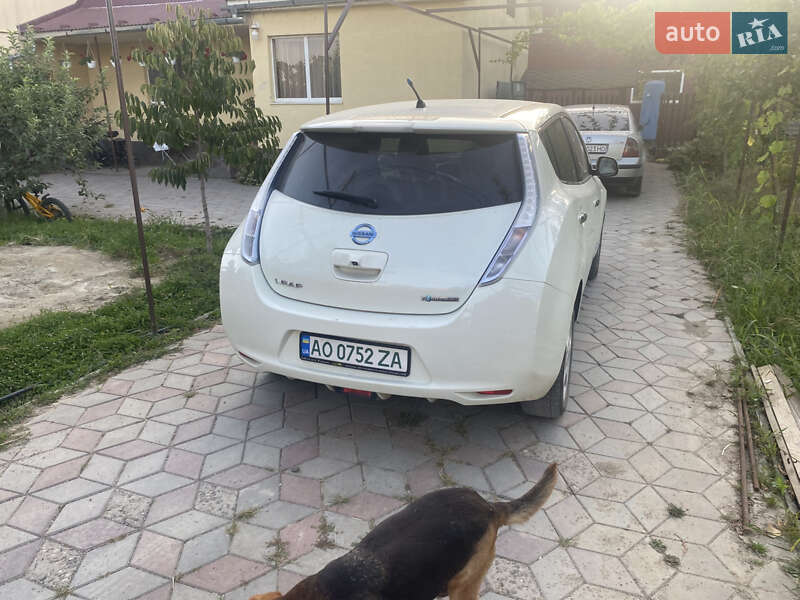Хетчбек Nissan Leaf 2012 в Виноградові