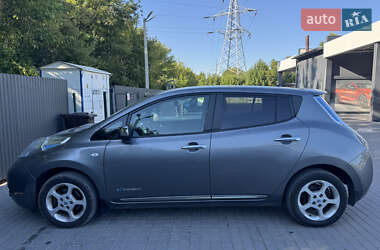 Хэтчбек Nissan Leaf 2014 в 