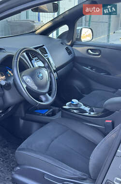 Хэтчбек Nissan Leaf 2014 в 