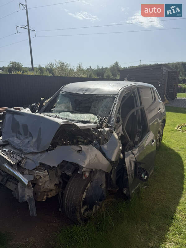 Хетчбек Nissan Leaf 2013 в Львові