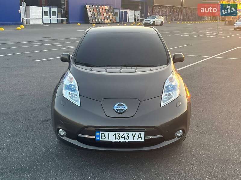 Хэтчбек Nissan Leaf 2016 в Полтаве