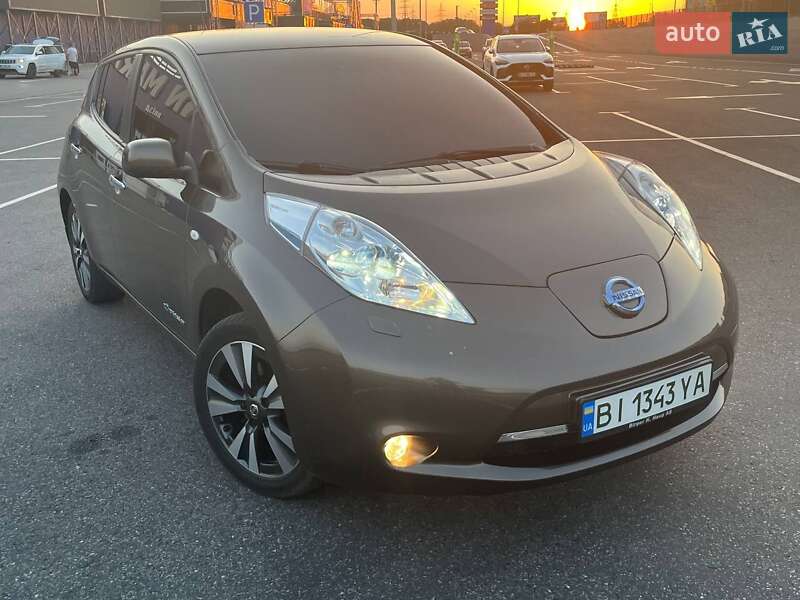 Хэтчбек Nissan Leaf 2016 в Полтаве