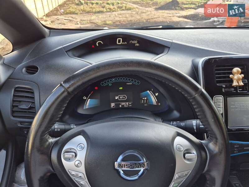 Хэтчбек Nissan Leaf 2014 в Каменском