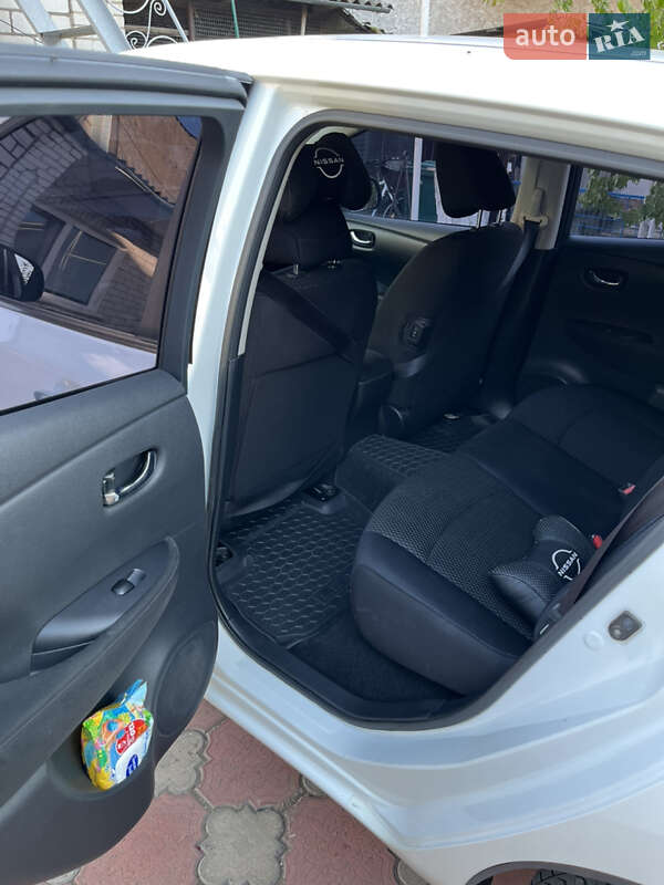 Хэтчбек Nissan Leaf 2014 в Бершади