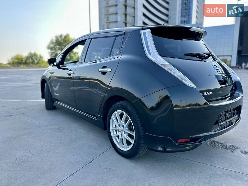 Хэтчбек Nissan Leaf 2016 в Киеве