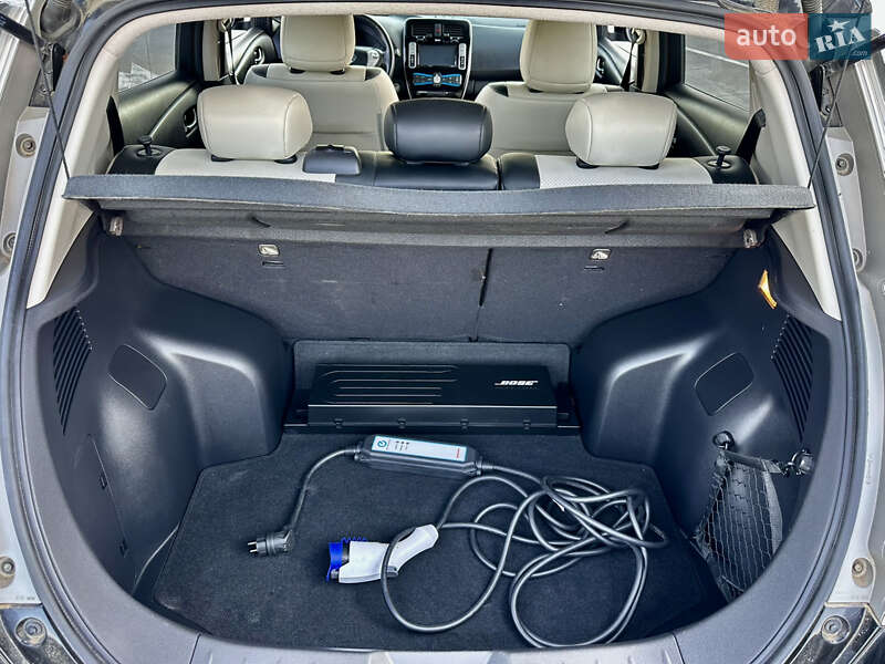 Хэтчбек Nissan Leaf 2016 в Киеве