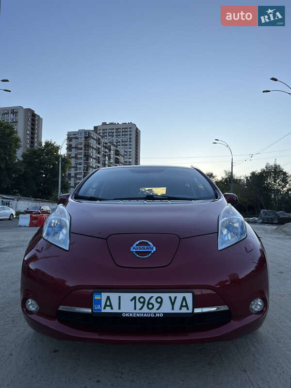 Хэтчбек Nissan Leaf 2013 в Киеве