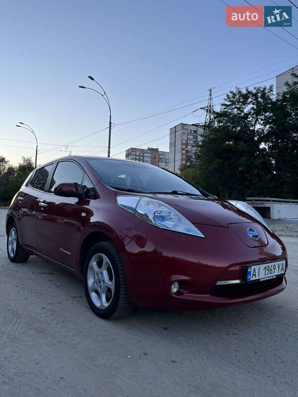 Хэтчбек Nissan Leaf 2013 в Киеве