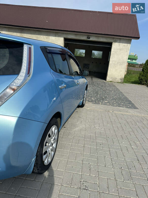 Хэтчбек Nissan Leaf 2014 в Львове