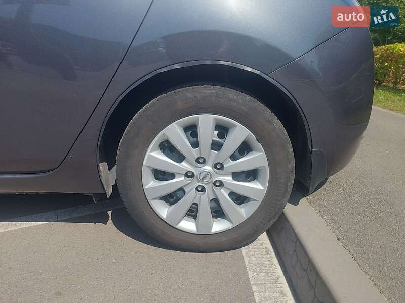 Хэтчбек Nissan Leaf 2013 в Днепре фото 22 Хэтчбек Nissan Leaf 2013 в Днепре