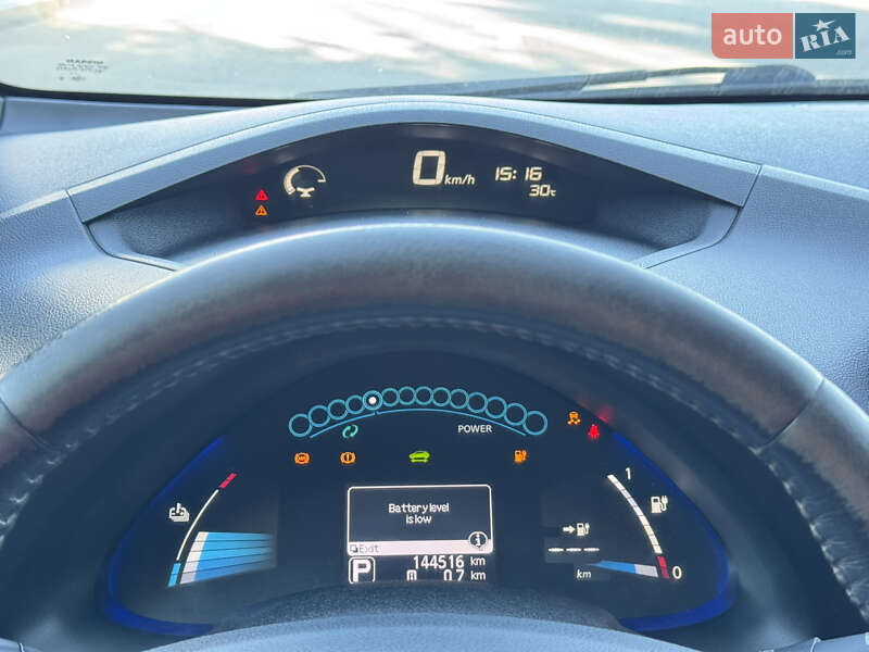 Хэтчбек Nissan Leaf 2015 в Каменец-Подольском